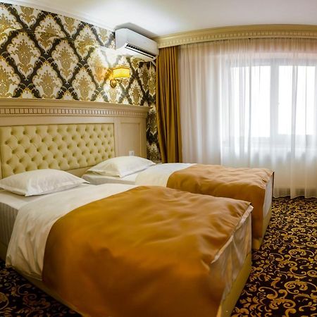 Hotel Little Orient Brăila Exteriér fotografie