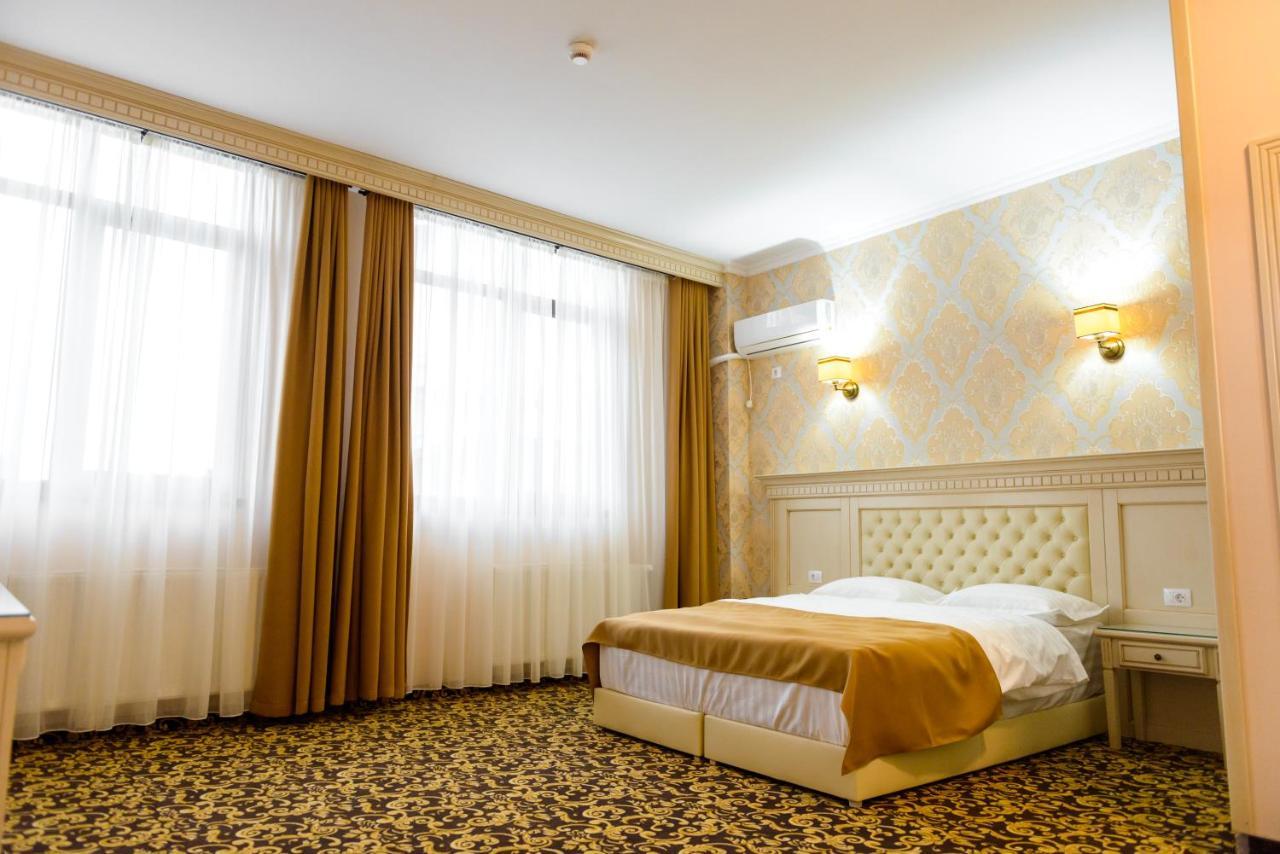 Hotel Little Orient Brăila Exteriér fotografie
