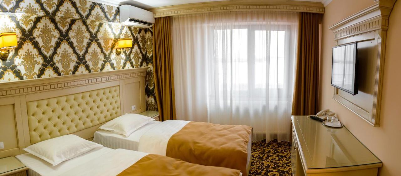 Hotel Little Orient Brăila Exteriér fotografie